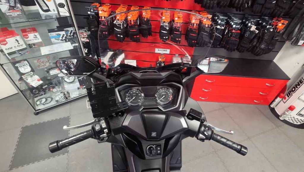 JLC-MOTO-FORZA-125-HONDA-YVETOT-OCCASION-COMPTEUR