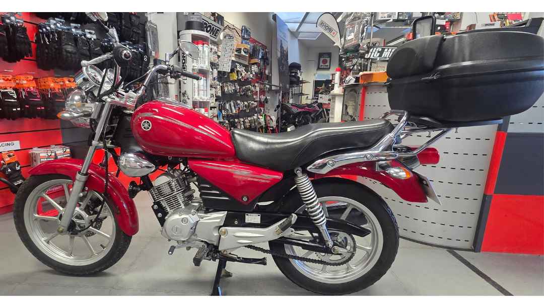 JLC-MOTO-125-YBR-YAMAHA-CUSTOM-2008-OCCASION-YVETOT-CHAINE
