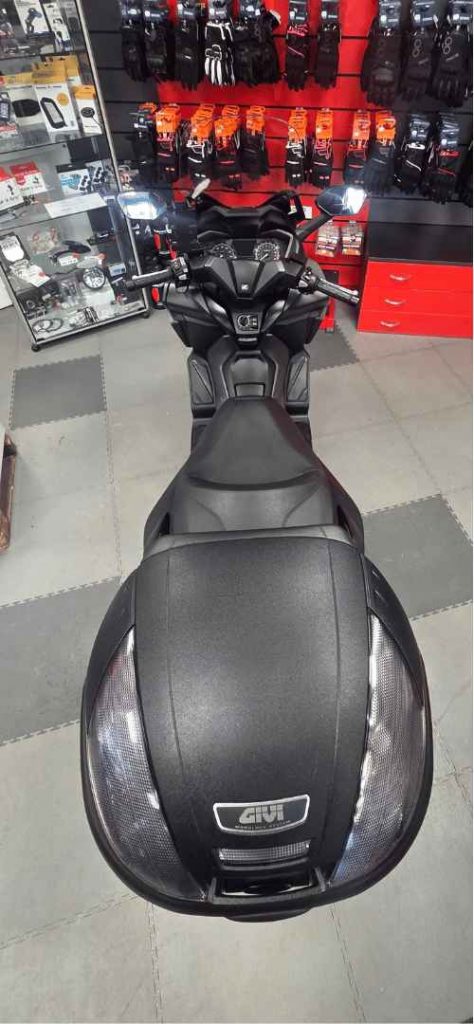 JLC-MOTO-FORZA-125-HONDA-YVETOT-OCCASION-TOPCASE