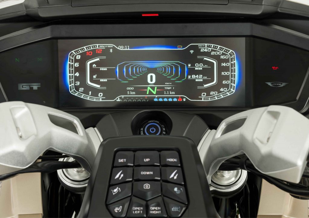 JLC-MOTO-MASH-GT-750-ROUTIERE-NOUVEAUTE-YVETOT-GARAGE-COMPTEUR