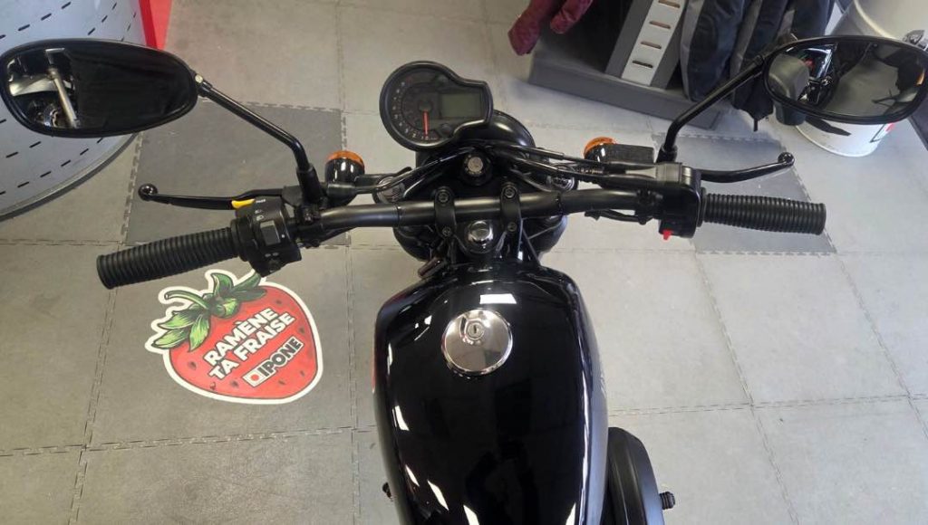 JLC-MOTO-OCCASION-YVETOT-CUSTOM-125-125CC-BOBBER-COMPTEUR