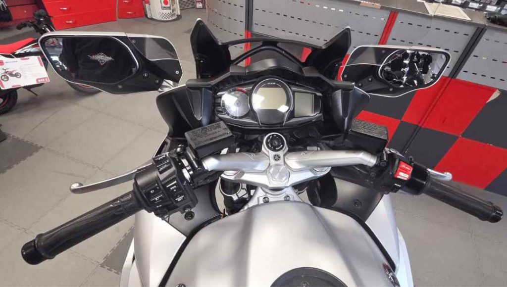 JLC-MOTO-YAMAHA-1300-FJR-ROUTIERE-YVETOT-ENTRETIEN-OCCASION-BARENTION-VIDANGE