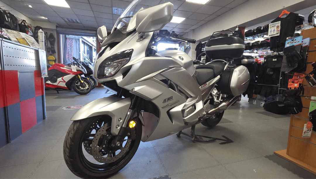 JLC-MOTO-YAMAHA-1300-FJR-ROUTIERE-YVETOT-ENTRETIEN-OCCASION-PLAQUETTES
