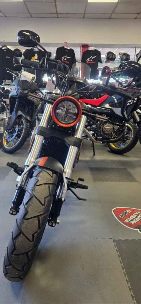 JLC-MOTO-YVETOT-OCCASION-HYOSUNG-ENTRETIEN-GV125S-PHARE
