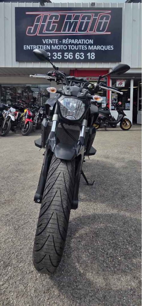 JLC-MOTO-YAMAHA-ROADSTER-MT-07-2014-YVETOT-GARAGE-ENTRETIEN-PHARE