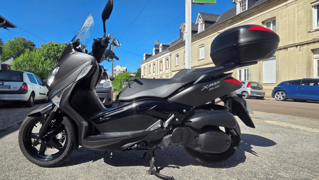 JLC-MOTO-YAMAHA-125-X-MAX-GARAGE-YVETOT-TOP-CASE-FREINS