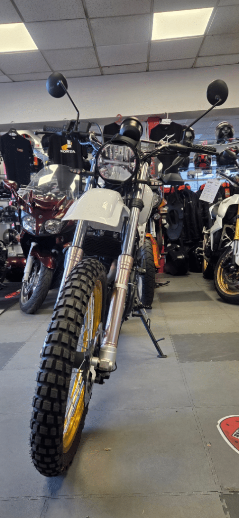 JLC-MOTO-OCCASION-GARAGE-CONCESSION-YVETOT-650-X-RIDE-GARDEBOUE-RETROVISEUR
