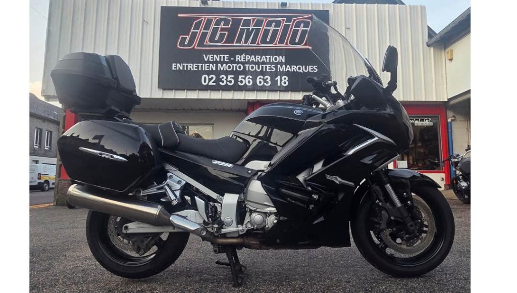 JLC-MOTO-YAMAHA-FJR1300-ROUTIERE-GARAGE-OCCASION-CARENAGE-VIDANGE