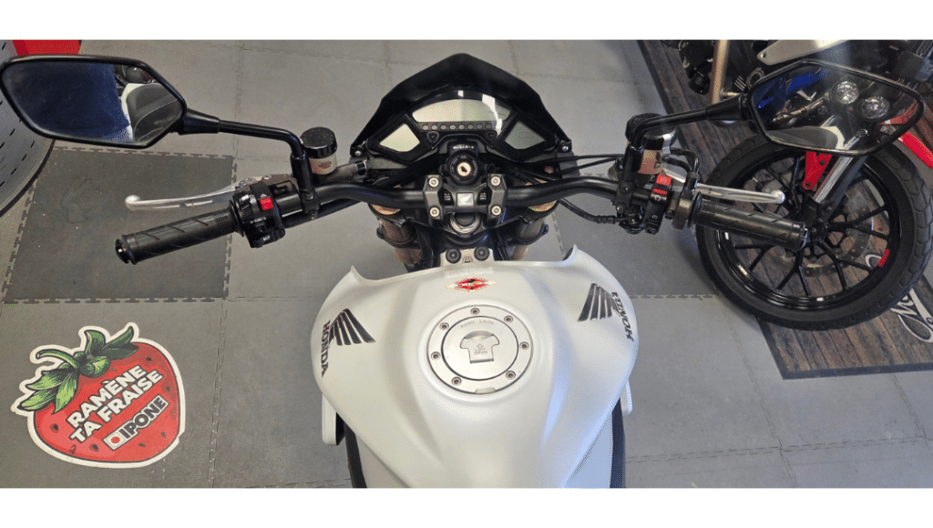 JLC-MOTO-HONDA-OCCASION-CB1000R-YVETOT-ROADSTER-PURGE-PNEUS-FREIN-LEVIER